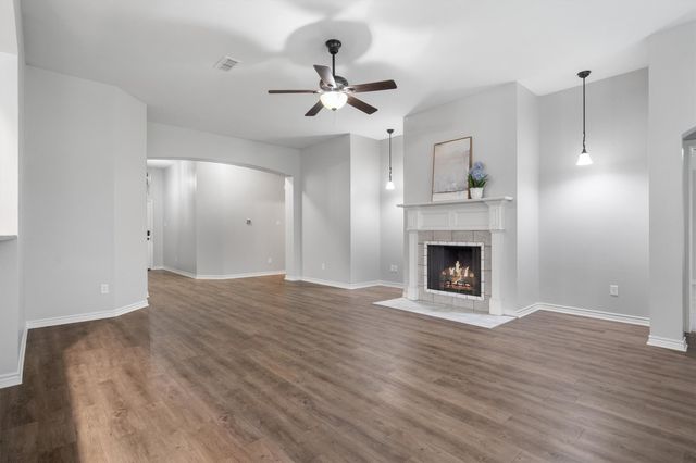 151 Birdsong Lane, Terrell, TX 75160