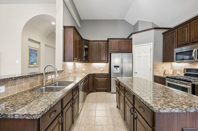 2209 Stonehenge Lane, Lewisville, TX 75056