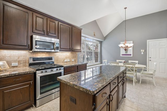 2209 Stonehenge Lane, Lewisville, TX 75056