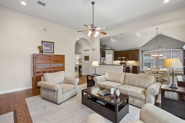 2209 Stonehenge Lane, Lewisville, TX 75056