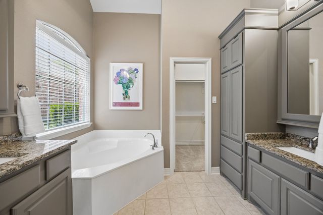 2209 Stonehenge Lane, Lewisville, TX 75056