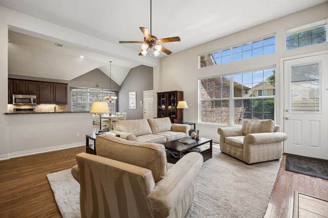 2209 Stonehenge Lane, Lewisville, TX 75056