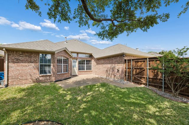 2209 Stonehenge Lane, Lewisville, TX 75056