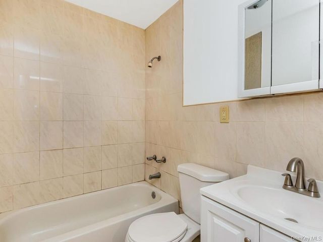 1987 Cruger Avenue, Bronx, NY 10462