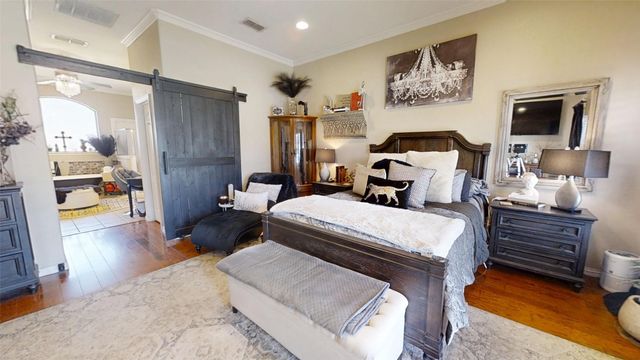 8810 S Hampton Drive, Granbury, TX 76049