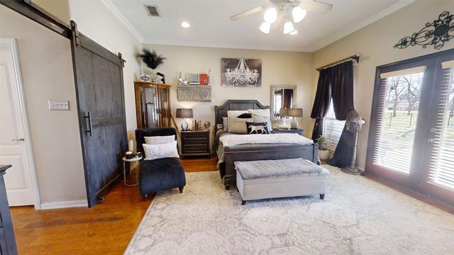 8810 S Hampton Drive, Granbury, TX 76049