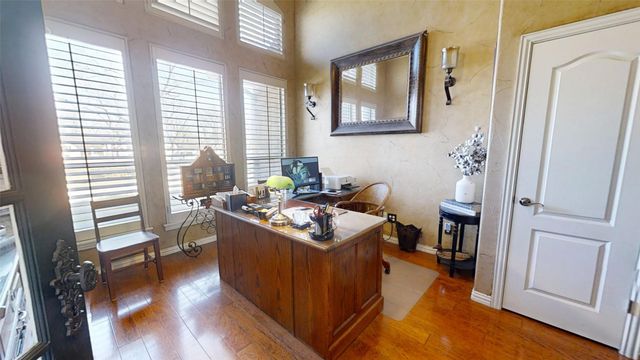 8810 S Hampton Drive, Granbury, TX 76049