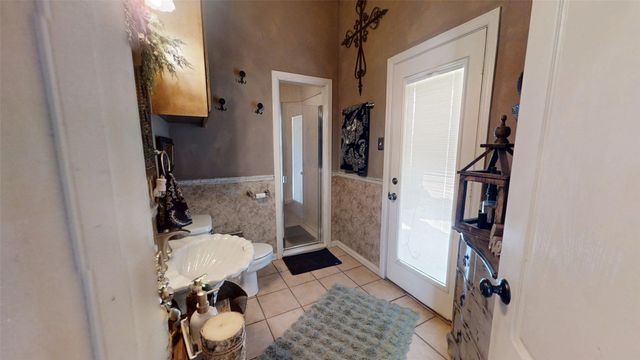 8810 S Hampton Drive, Granbury, TX 76049