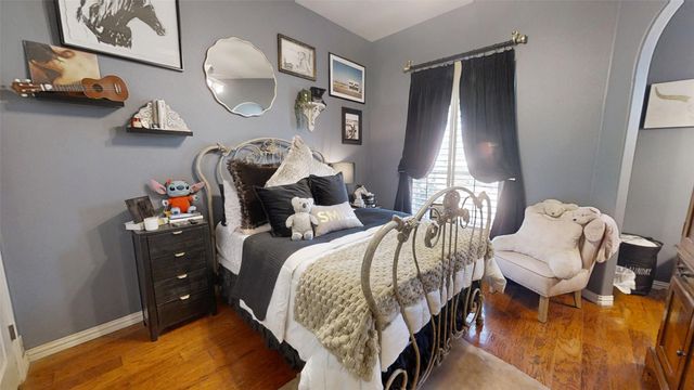 8810 S Hampton Drive, Granbury, TX 76049