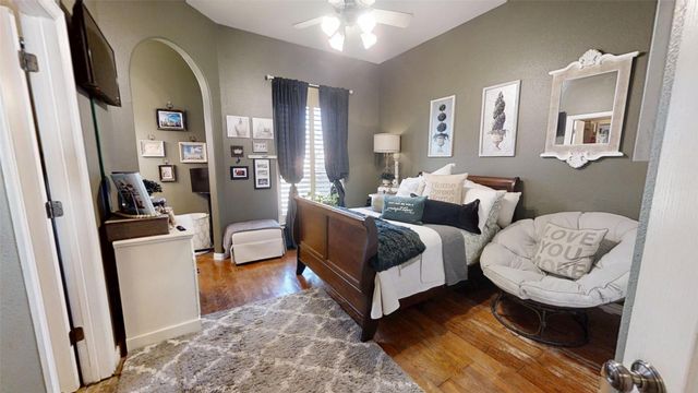 8810 S Hampton Drive, Granbury, TX 76049