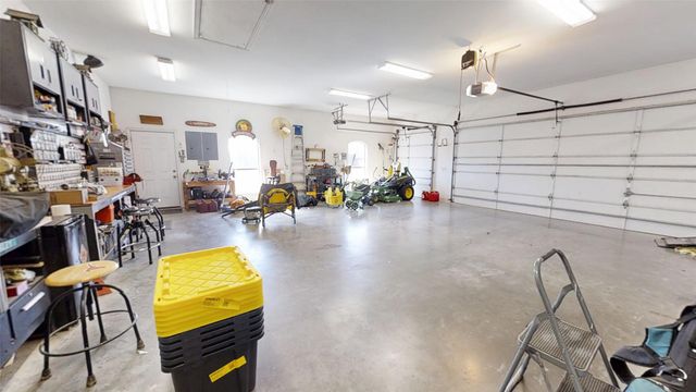 8810 S Hampton Drive, Granbury, TX 76049