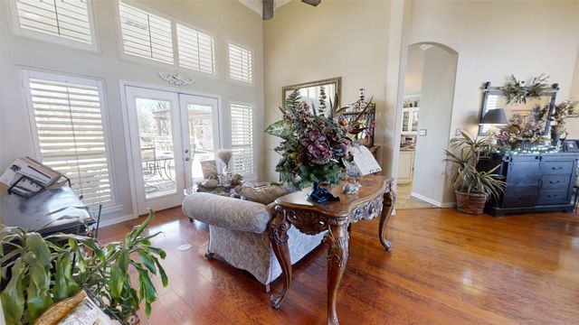 8810 S Hampton Drive, Granbury, TX 76049