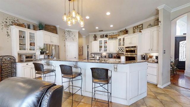 8810 S Hampton Drive, Granbury, TX 76049