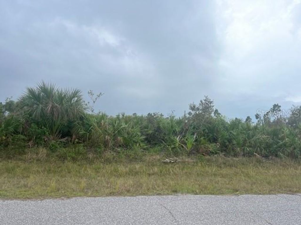 12077 BEIMAN AVENUE, Port Charlotte, FL 33981