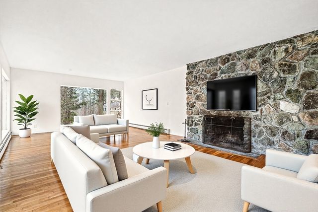 583 Gay St, Westwood, MA 02090