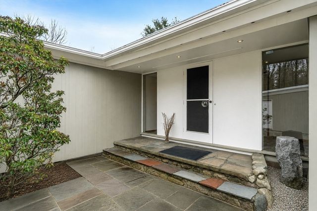 583 Gay St, Westwood, MA 02090
