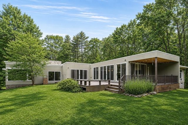 583 Gay St, Westwood, MA 02090