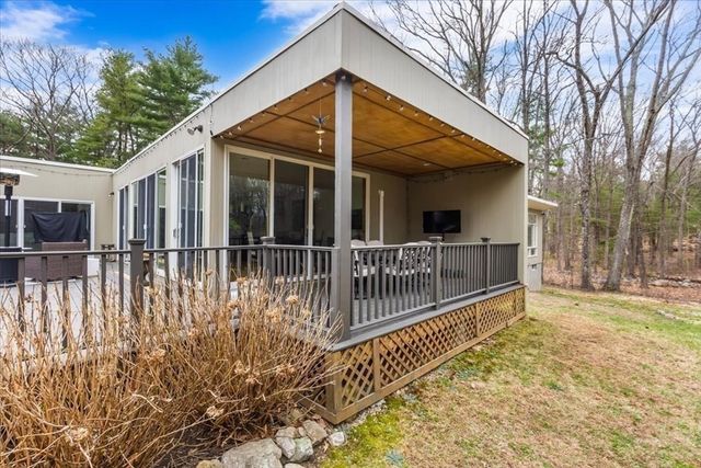 583 Gay St, Westwood, MA 02090