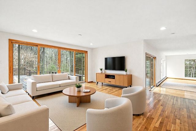 583 Gay St, Westwood, MA 02090