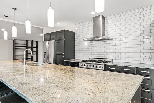 583 Gay St, Westwood, MA 02090
