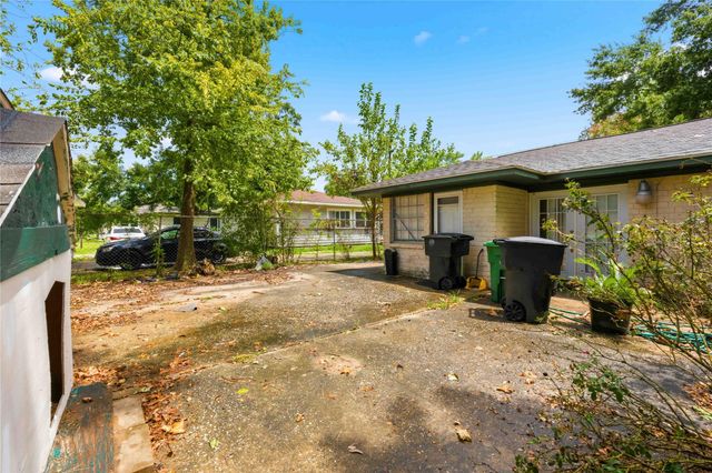 6929 Hoffman Street, Houston, TX 77028