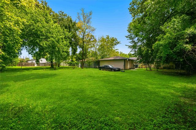 6929 Hoffman Street, Houston, TX 77028