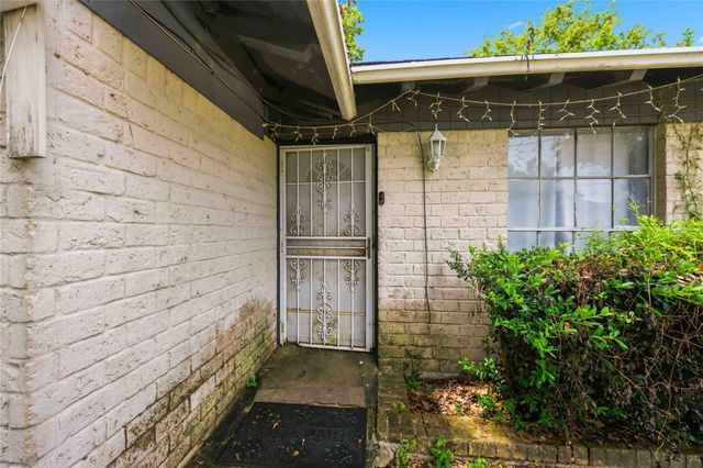 6929 Hoffman Street, Houston, TX 77028
