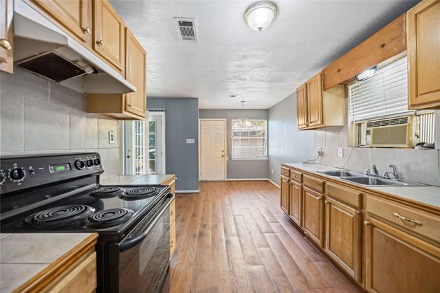 6929 Hoffman Street, Houston, TX 77028