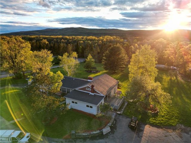 482 State Route 32 N, New Paltz, NY 12561