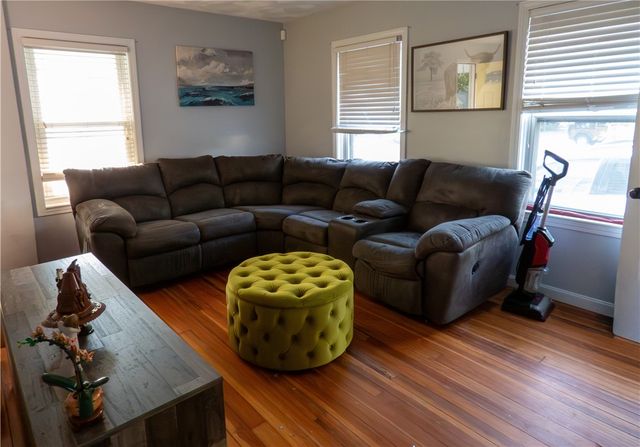 52 Heights Avenue, Warwick, RI 02889