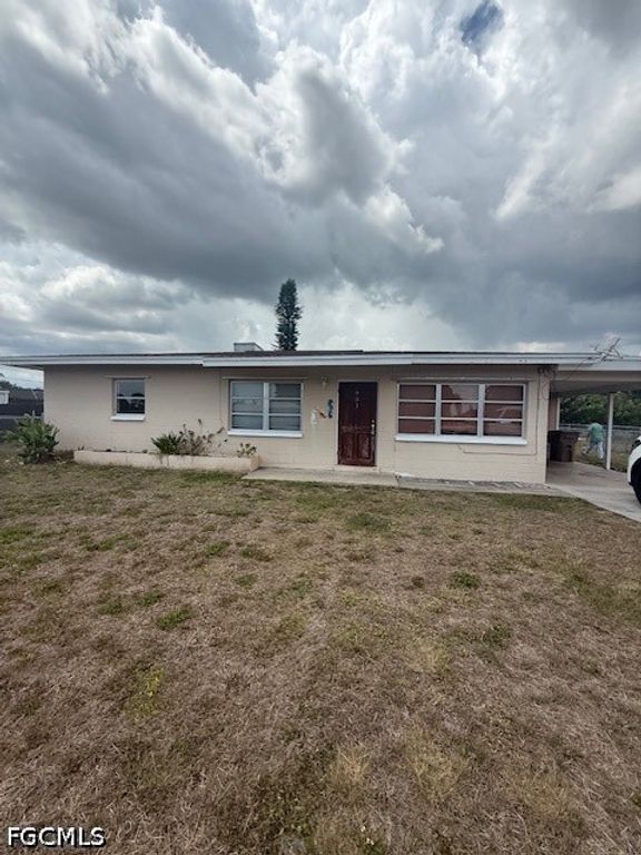 901 Coolidge AVE, Lehigh Acres, FL 33936