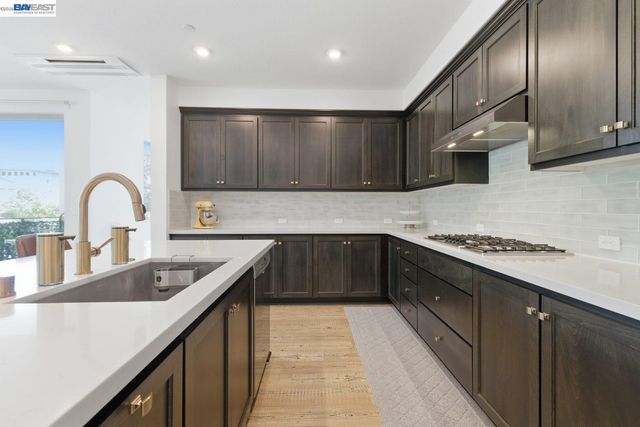 5680 Central Pkwy 201, Dublin, CA 94568