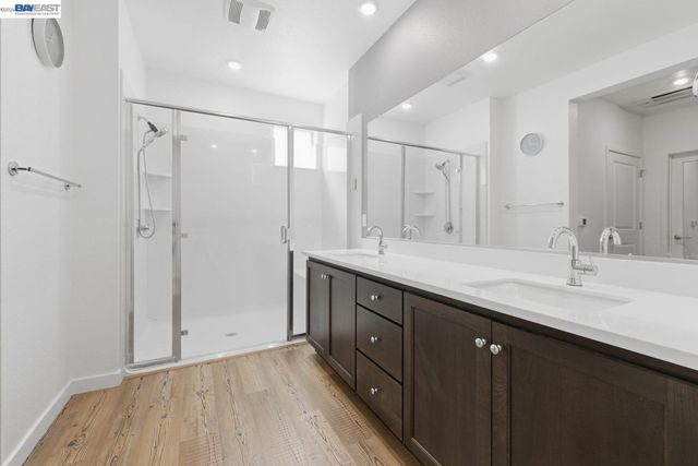 5680 Central Pkwy 201, Dublin, CA 94568