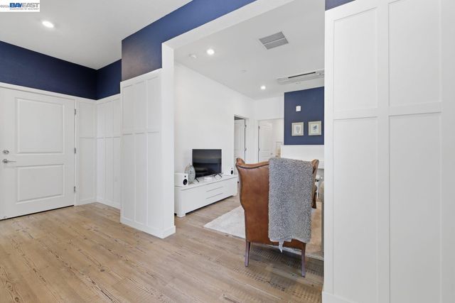 5680 Central Pkwy 201, Dublin, CA 94568