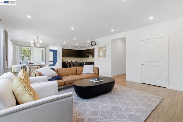 5680 Central Pkwy 201, Dublin, CA 94568