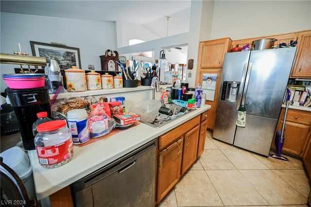 6092 Golden Nectar Way, Las Vegas, NV 89142