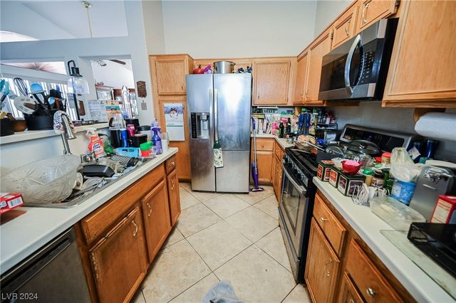 6092 Golden Nectar Way, Las Vegas, NV 89142