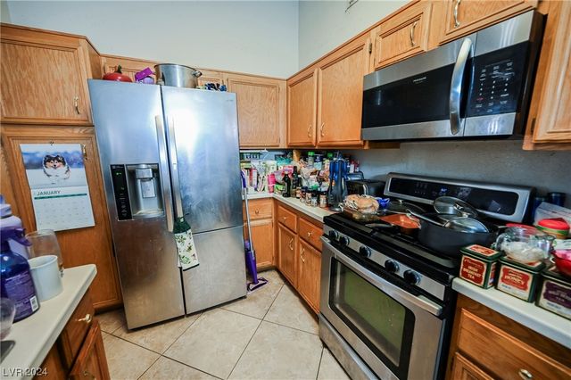 6092 Golden Nectar Way, Las Vegas, NV 89142