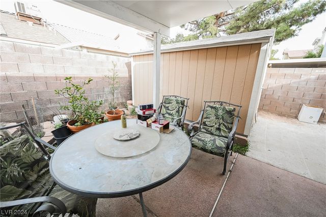 6092 Golden Nectar Way, Las Vegas, NV 89142