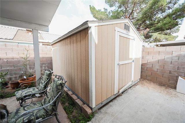 6092 Golden Nectar Way, Las Vegas, NV 89142