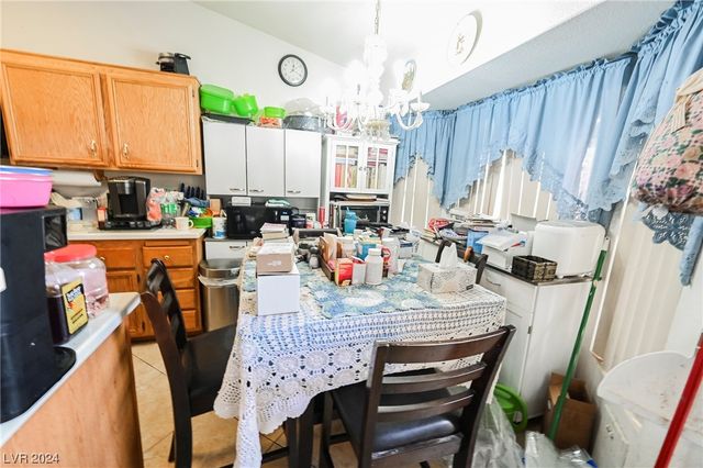 6092 Golden Nectar Way, Las Vegas, NV 89142