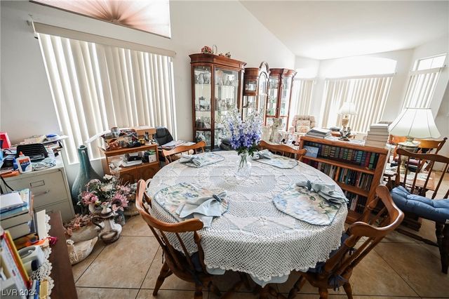 6092 Golden Nectar Way, Las Vegas, NV 89142