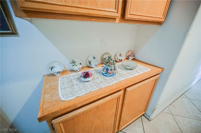 6092 Golden Nectar Way, Las Vegas, NV 89142