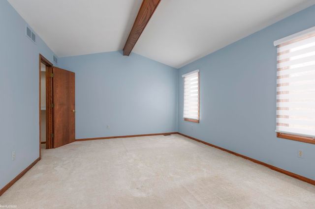 47338 Hunters Chase Drive, Macomb, MI 48042