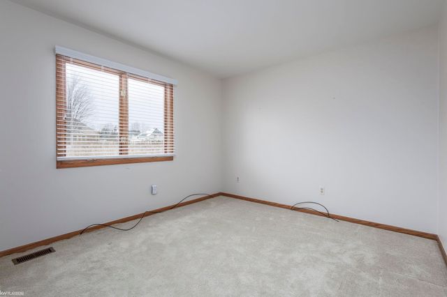 47338 Hunters Chase Drive, Macomb, MI 48042