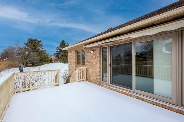 47338 Hunters Chase Drive, Macomb, MI 48042