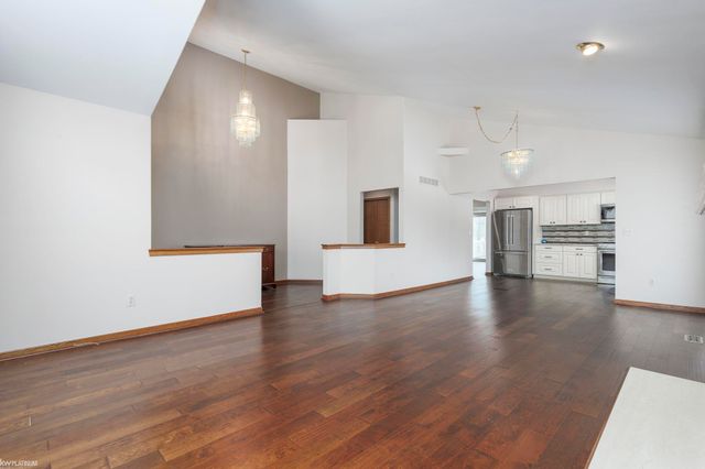 47338 Hunters Chase Drive, Macomb, MI 48042