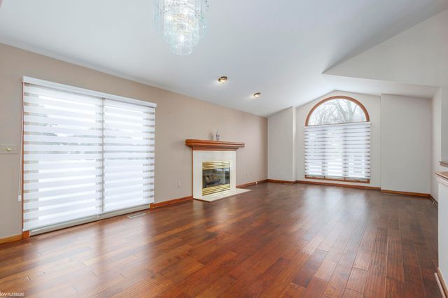 47338 Hunters Chase Drive, Macomb, MI 48042