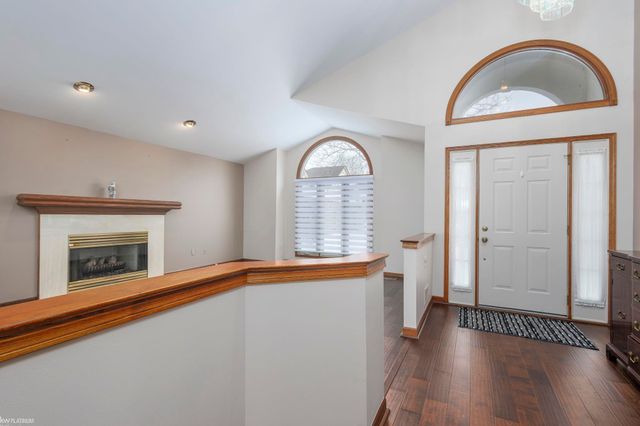 47338 Hunters Chase Drive, Macomb, MI 48042