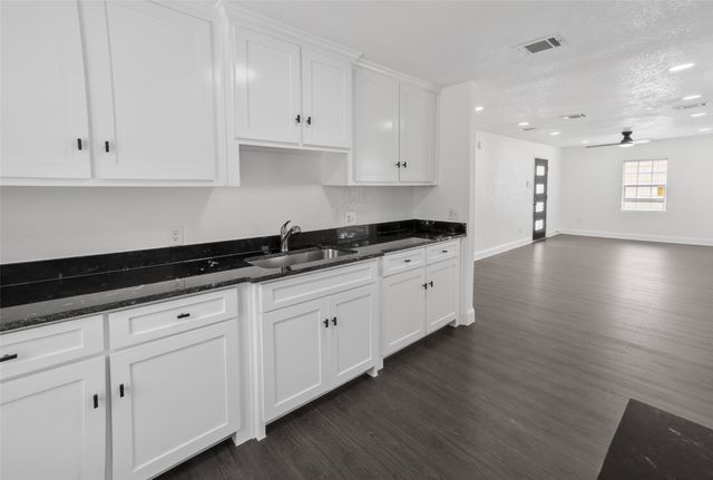 3220 Illinois Avenue, Fort Worth, TX 76110